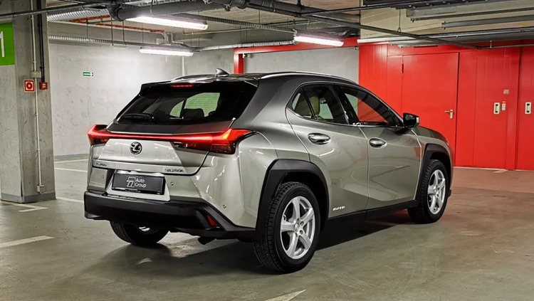 Lexus UX cena 132900 przebieg: 31951, rok produkcji 2019 z Kraków małe 154